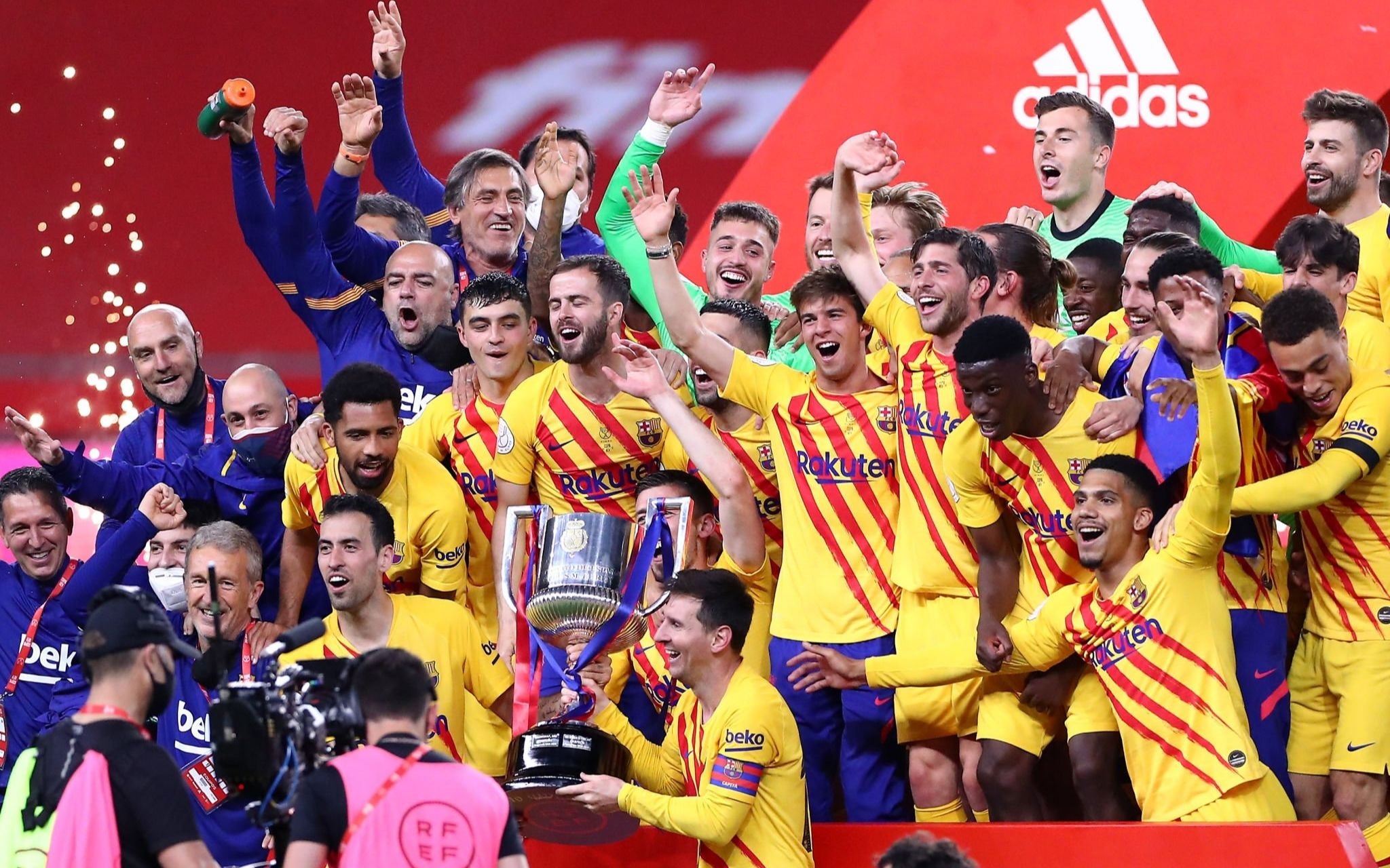 九游体育入口-巴塞罗那球队豪取联赛胜利晋级决赛