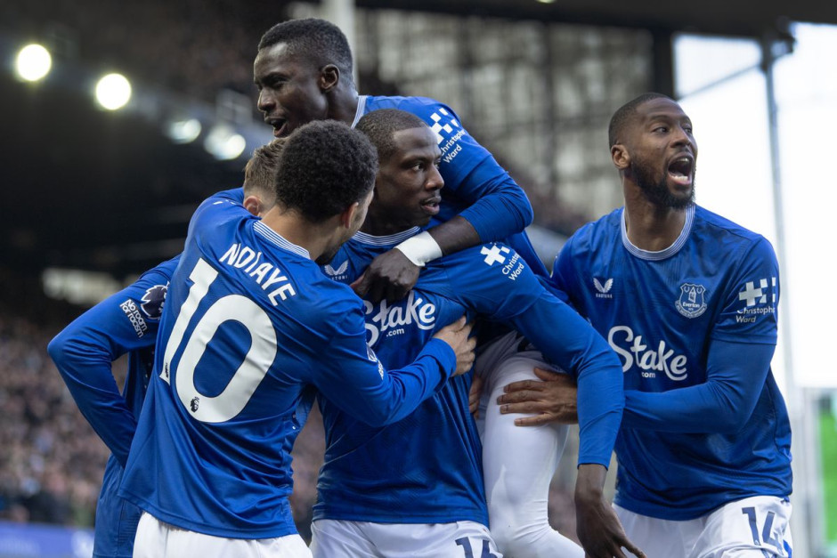 关于伯恩茅斯客场取分，实现客场“抢分”计划的信息