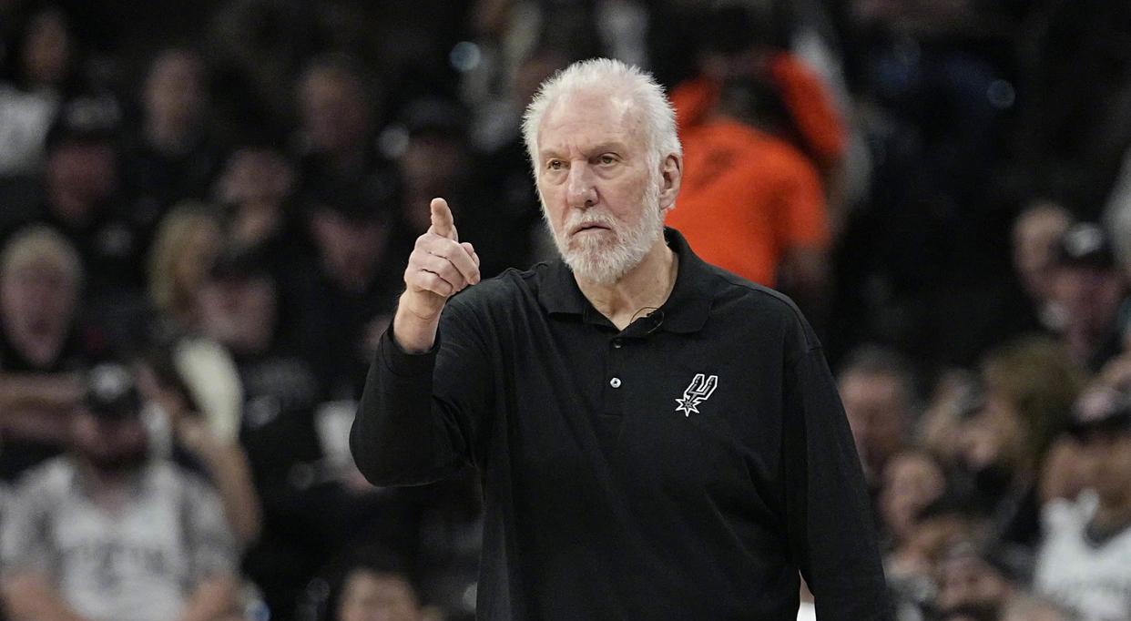 包含球星表现抢眼，领导团队赢得胜利的词条