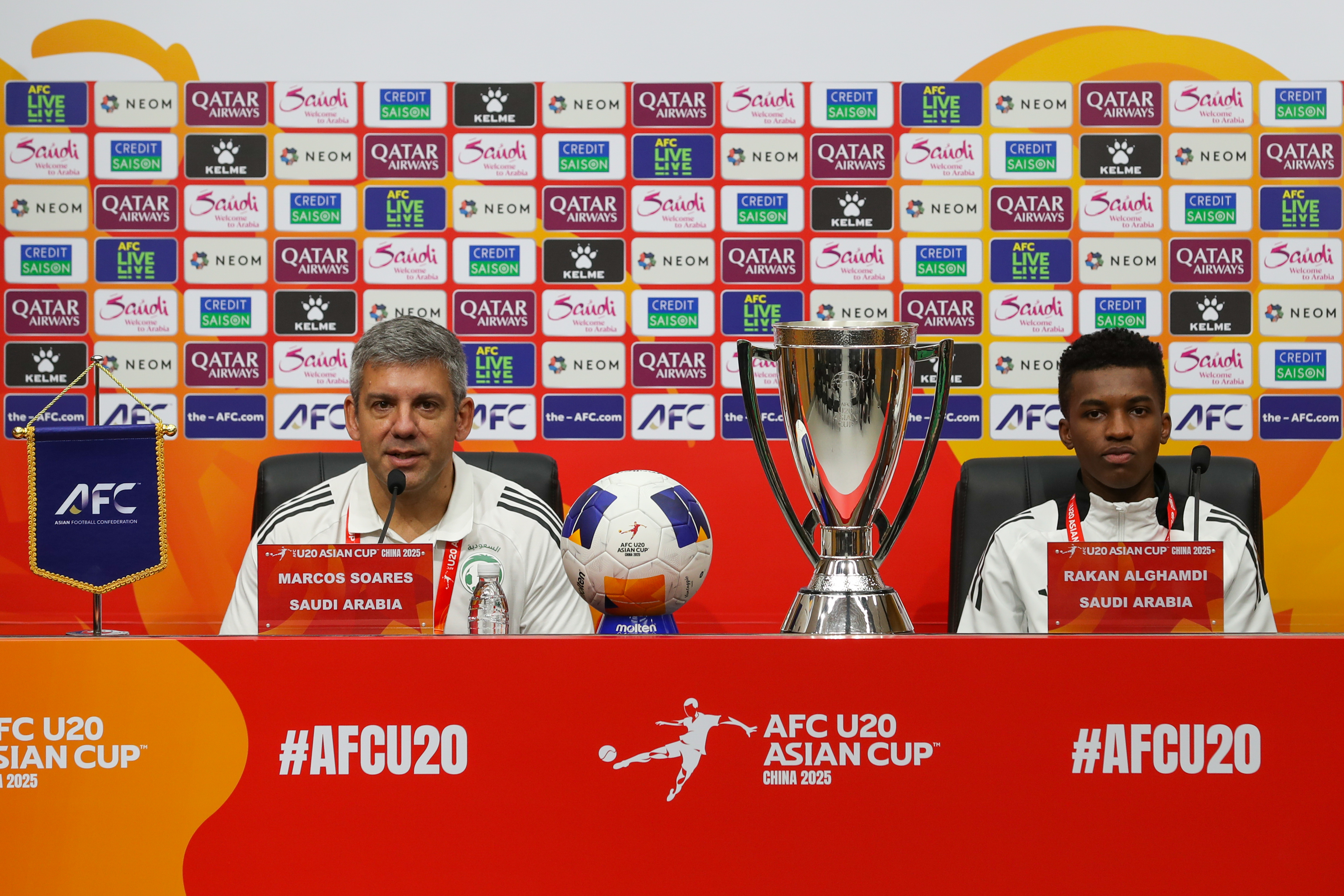 包含世界范围内备受关注的足球赛事再次引发热议的词条