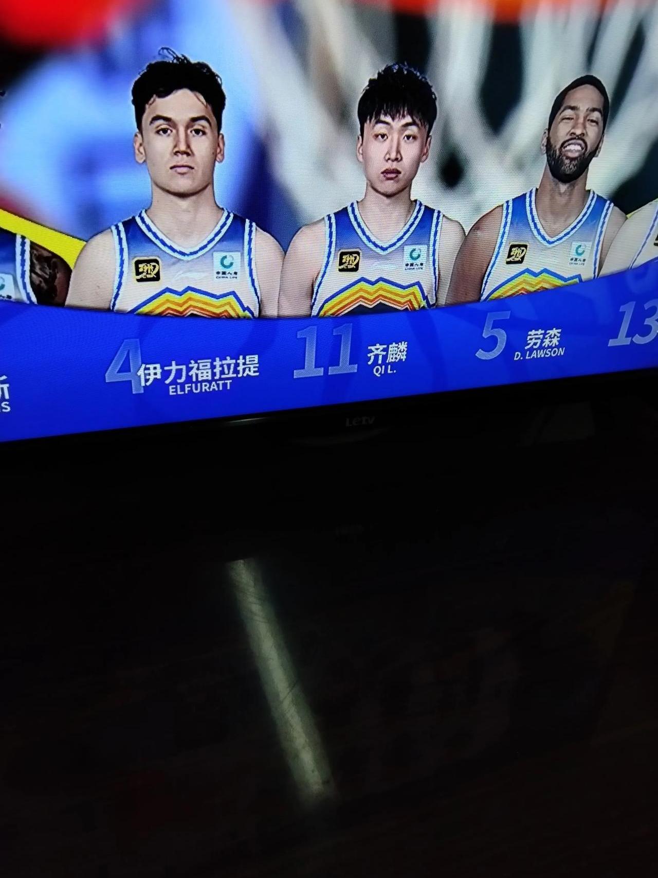 九游体育官网-新疆队在主场取得胜利，积分暂居榜首的简单介绍