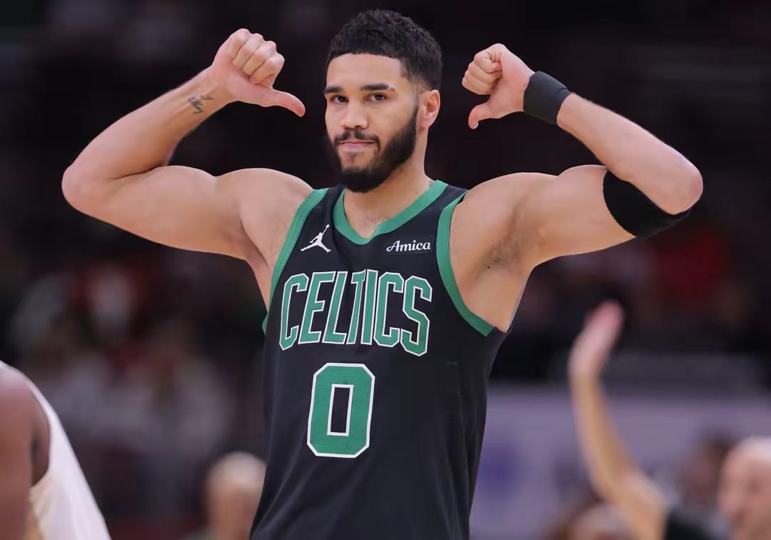 凯尔特人逆转太阳：塔图姆的关键表现帮助球队获胜的简单介绍