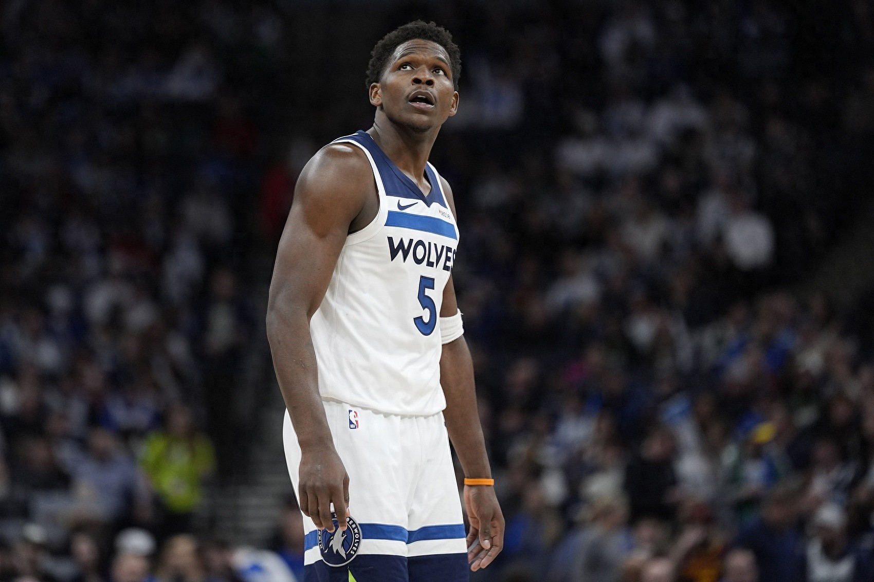 森林狼主帅指责球队防守失误，需加强训练