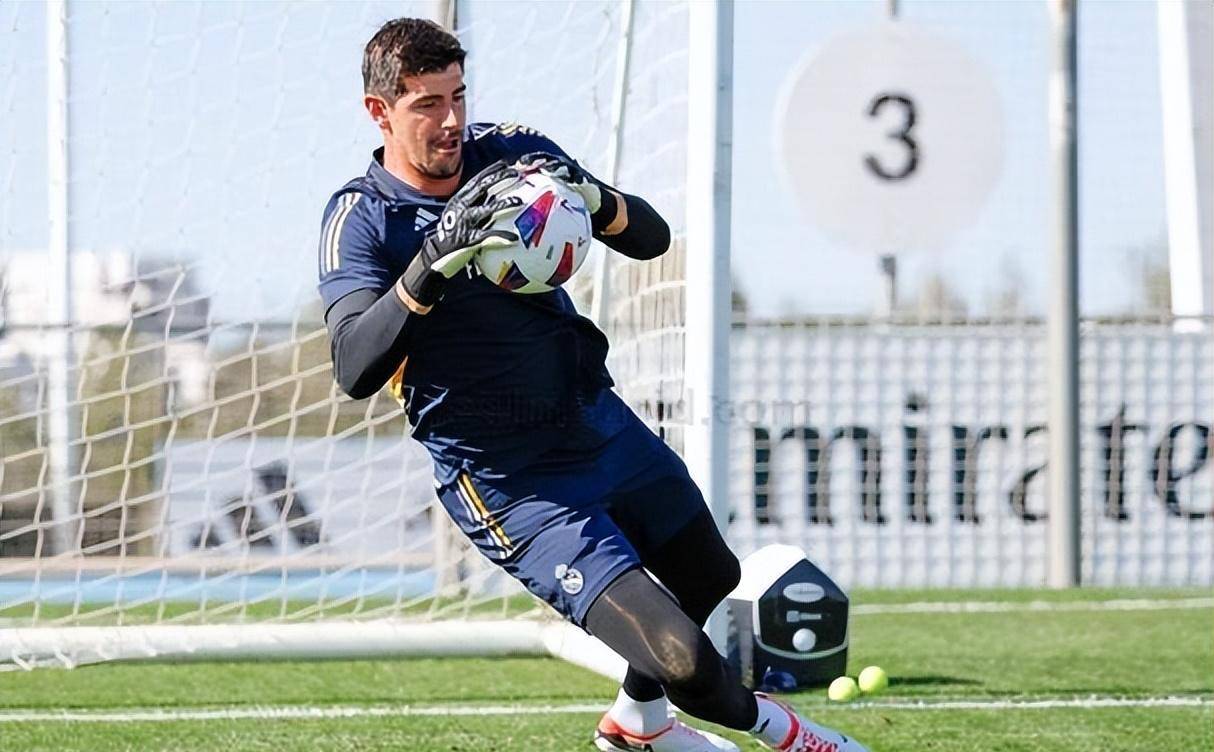 九游体育网页版入口-巴塞罗那中场核心赛季报销，球队雪上加霜的简单介绍