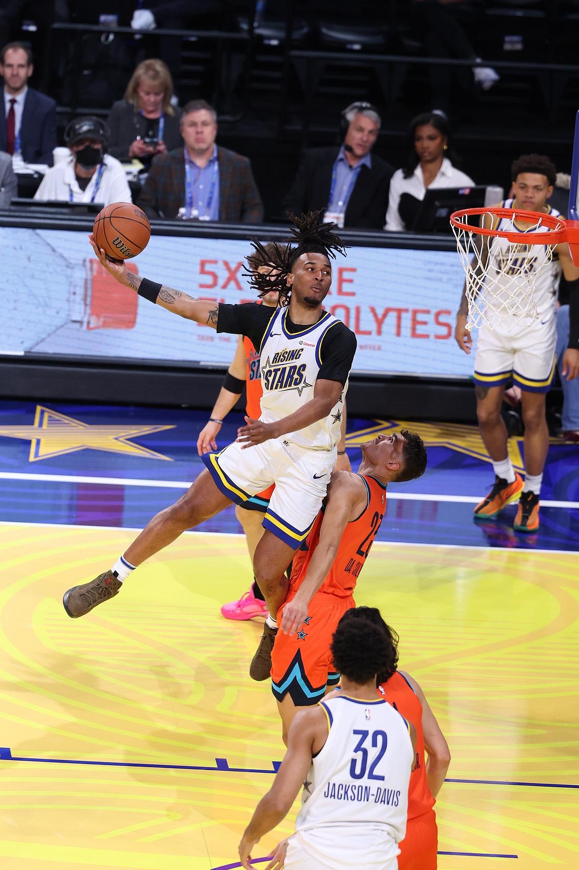 新秀突破表现，获得球队主力位置