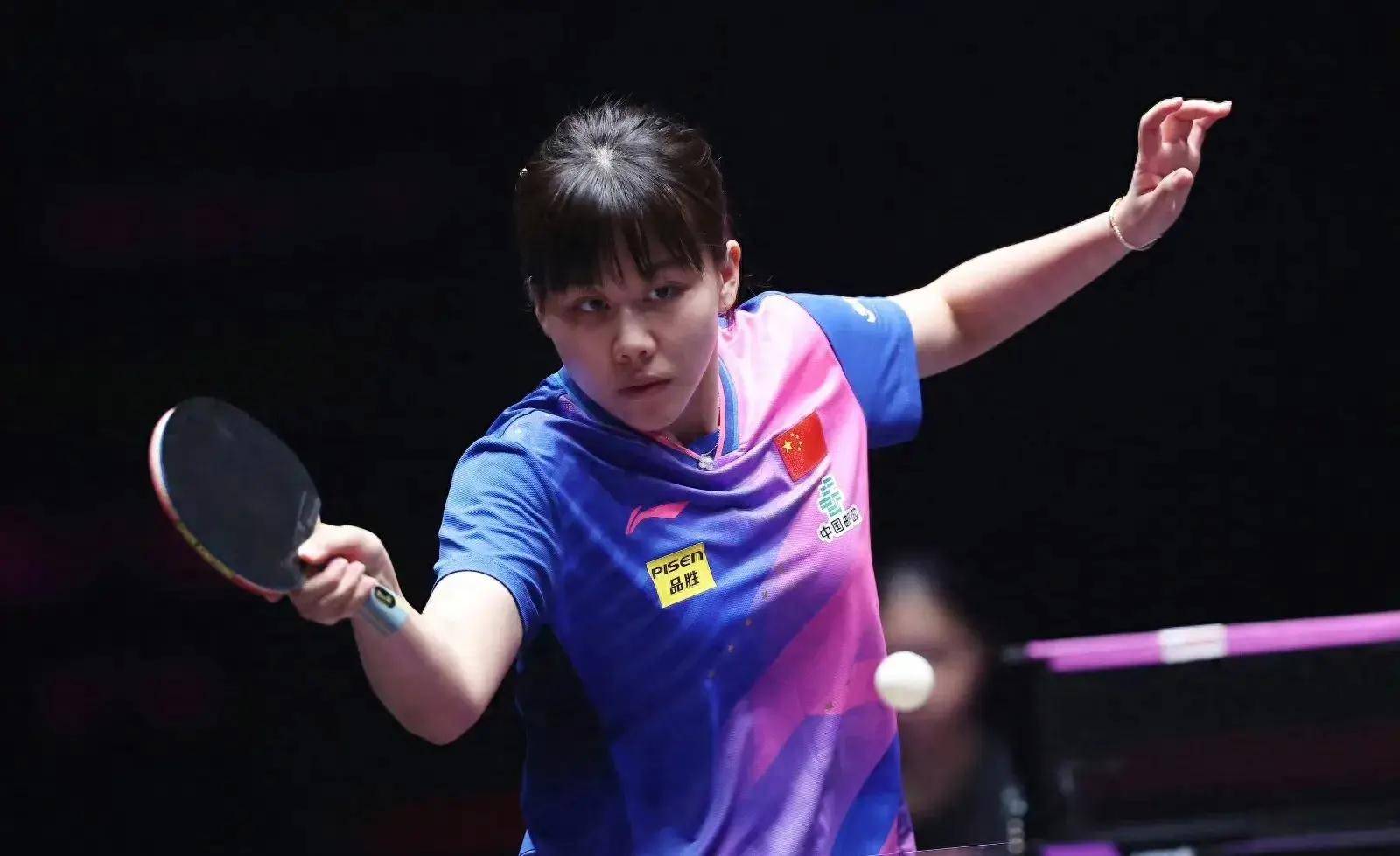 包含法兰克福球员表现出色，以出色实力赢得比赛的词条