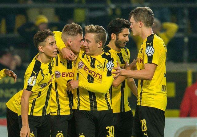 九游体育登录-关于沙尔克球员传球成功率达到%，展现出色传球技术的信息