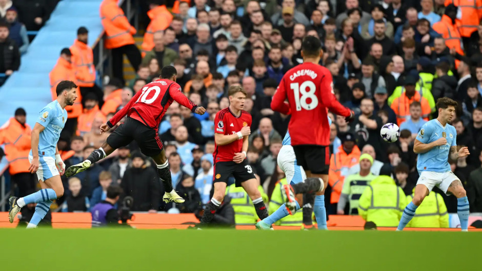 包含曼联前锋状态火热，连场破门助球队战胜对手的词条