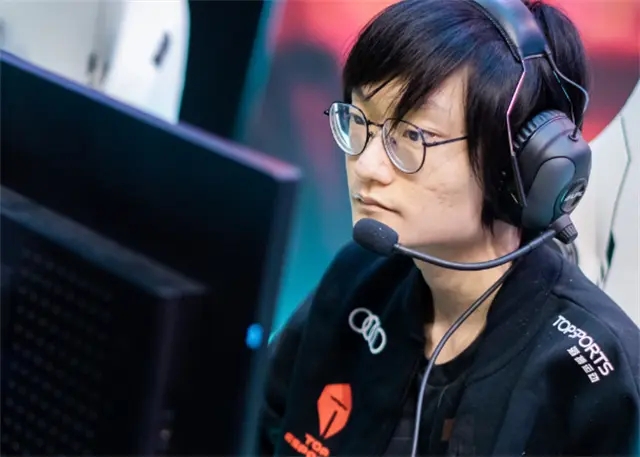 冰岛杀大马拉西亚，锁定晋级资格