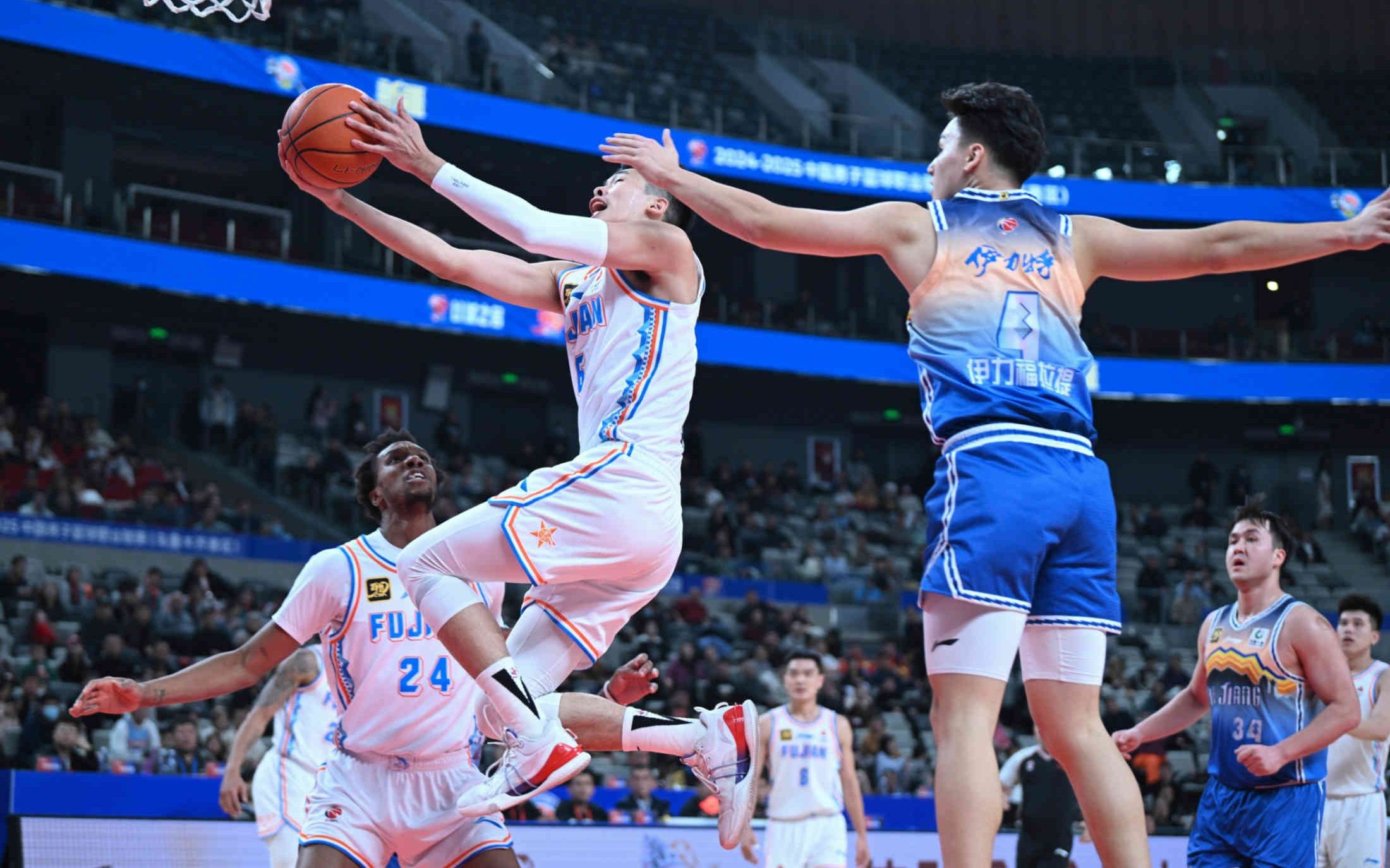 福建队惊险胜出，击败甘肃男篮