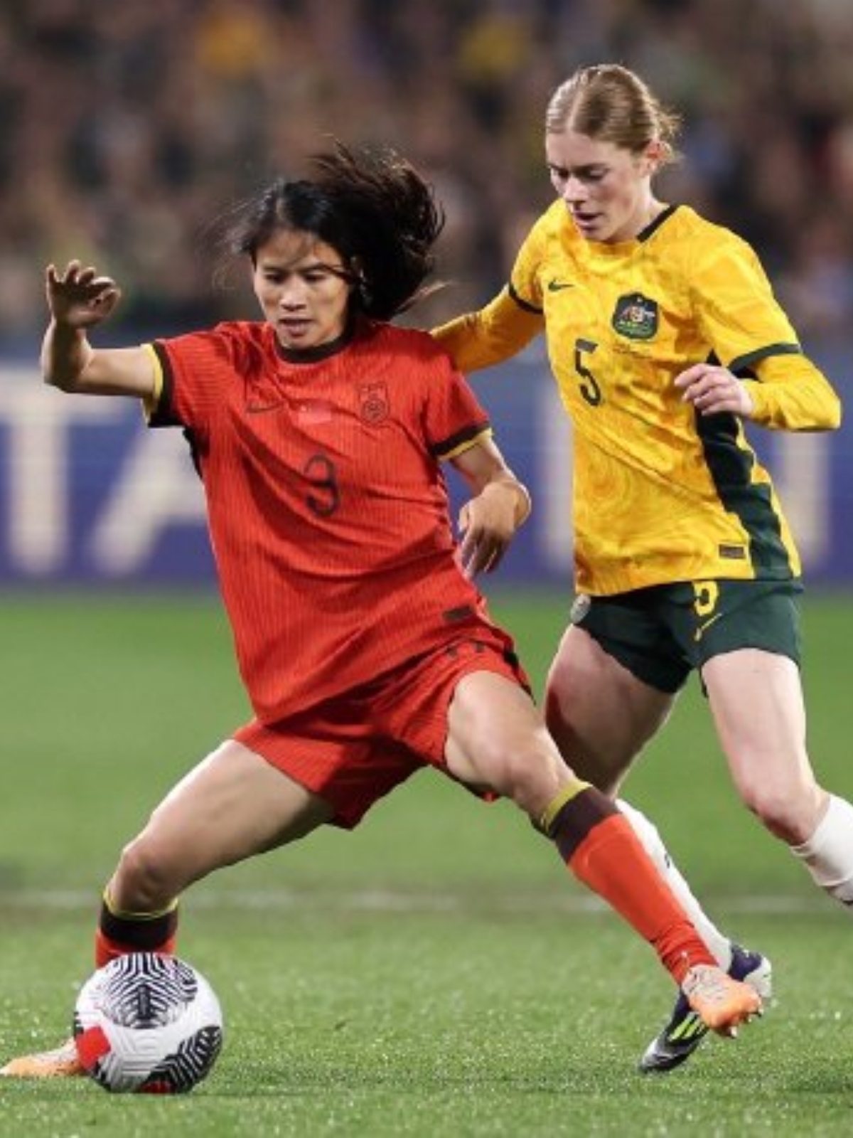 墨西哥女足热身赛场上抢眼表现，令人期待