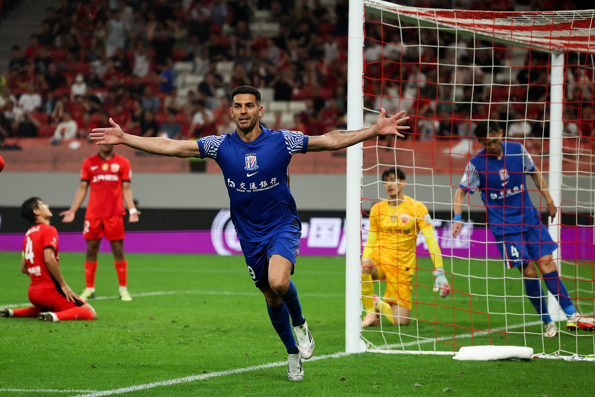 九游体育入口-包含巴塞罗那遇尴尬，利物浦逆转晋级的词条