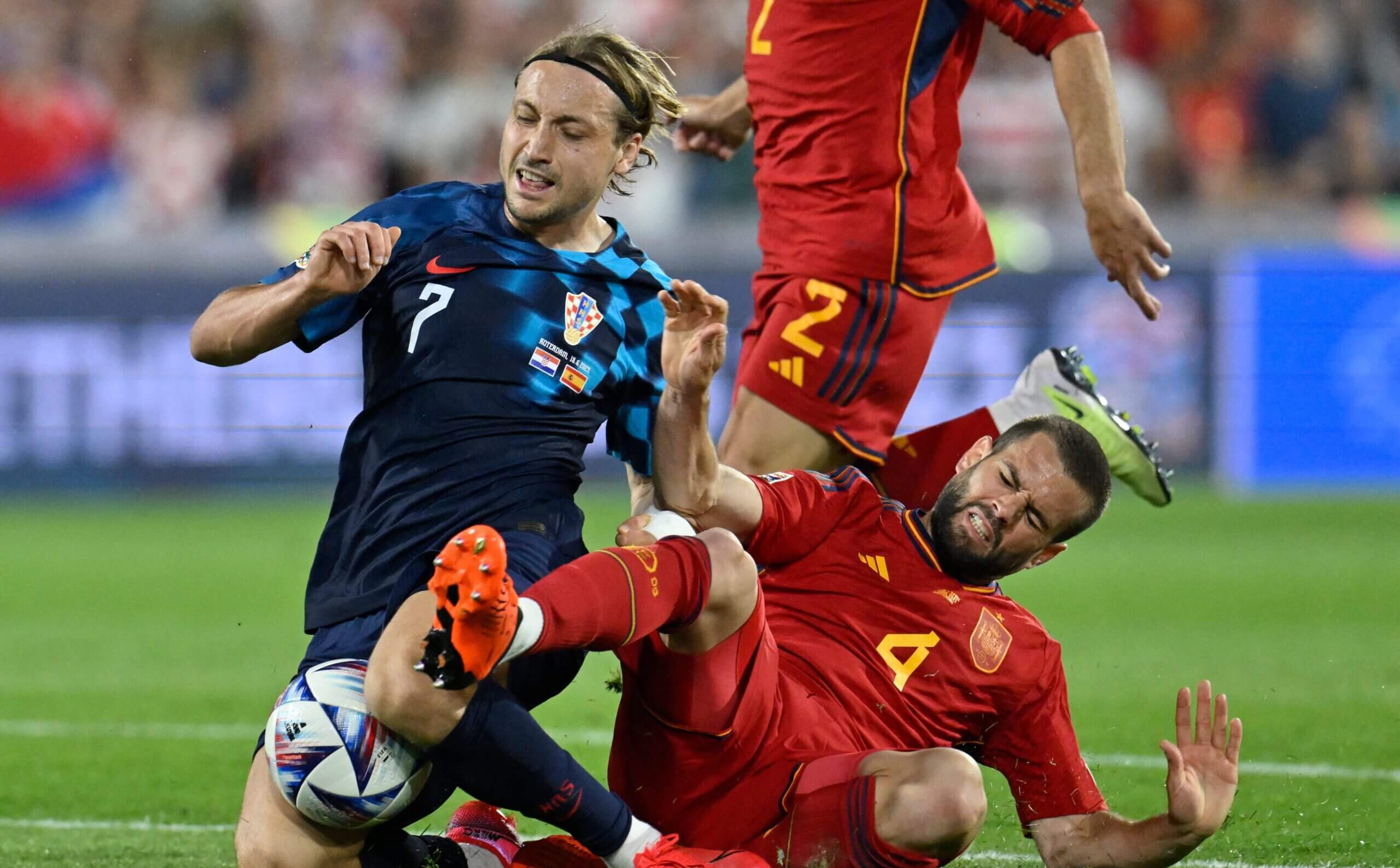 九游体育官网入口-包含欧国联精彩比赛彰显球迷热情，激情令人陶醉的词条